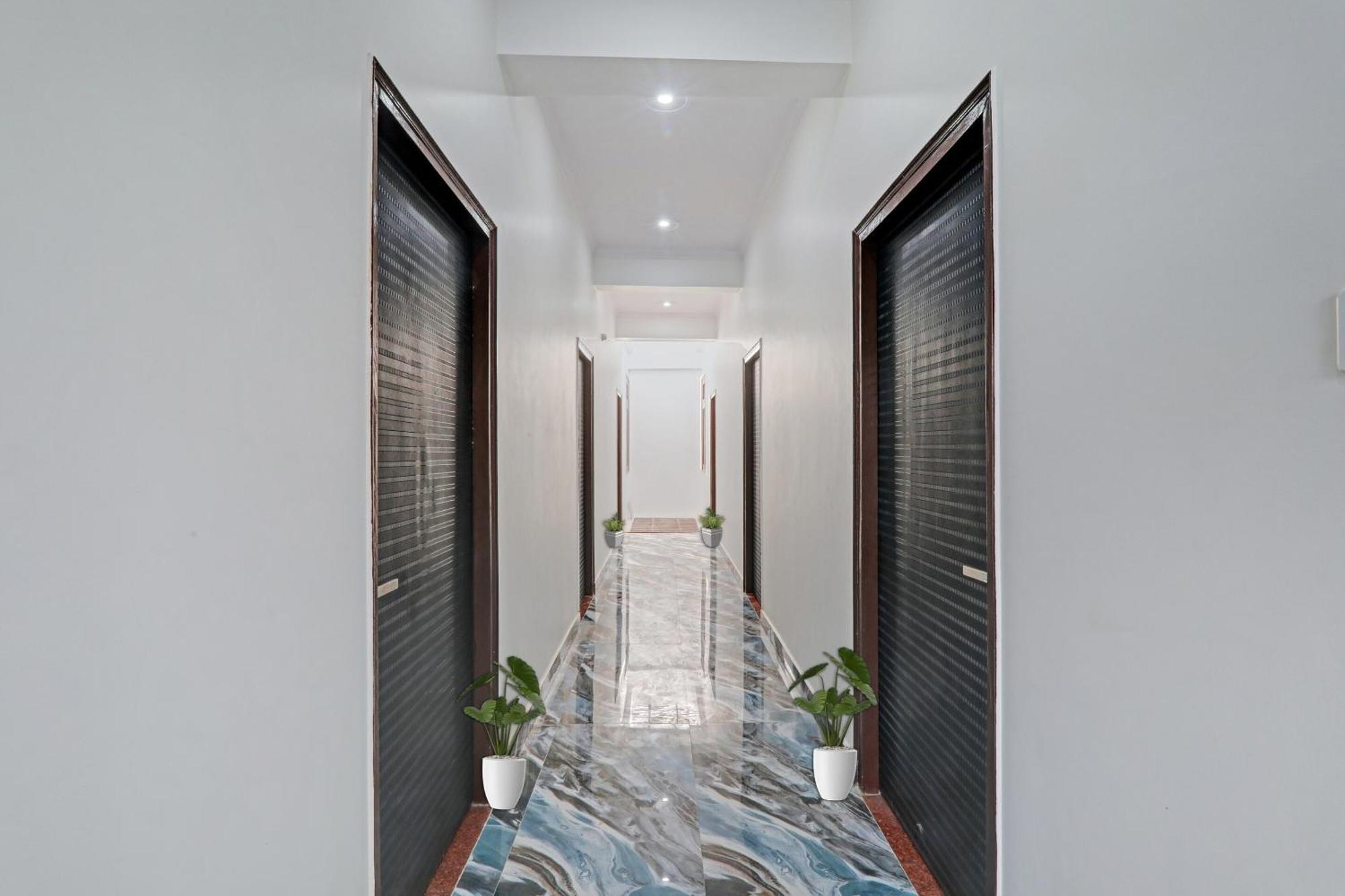 Hotel O Sai Galaxy Hotel & Restaurant กานปูร์ ภายนอก รูปภาพ